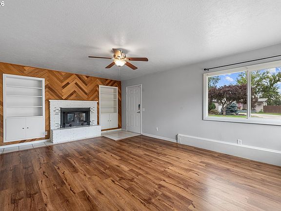 3rd image of 2945 6th St
