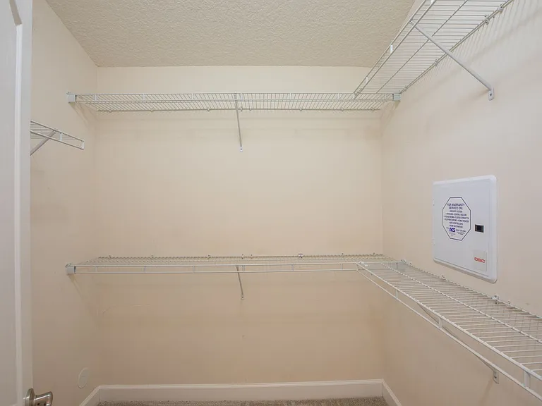 216 Sanwick Dr — Photo 20
