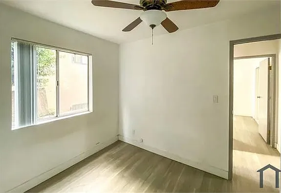 508 N Ardmore Ave #8 — Photo 9