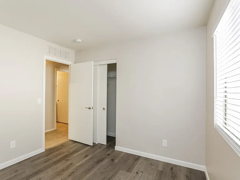 21861 W Mohave St — Photo 13