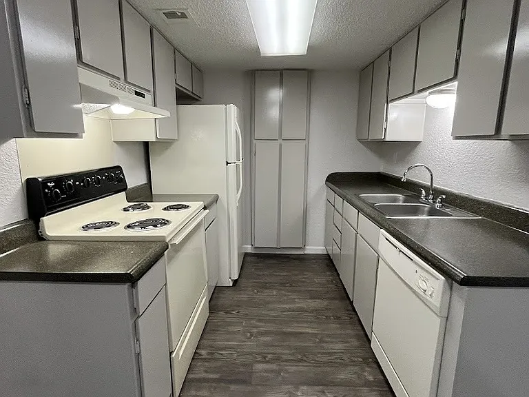 Juniper Springs Apartments — Photo 97
