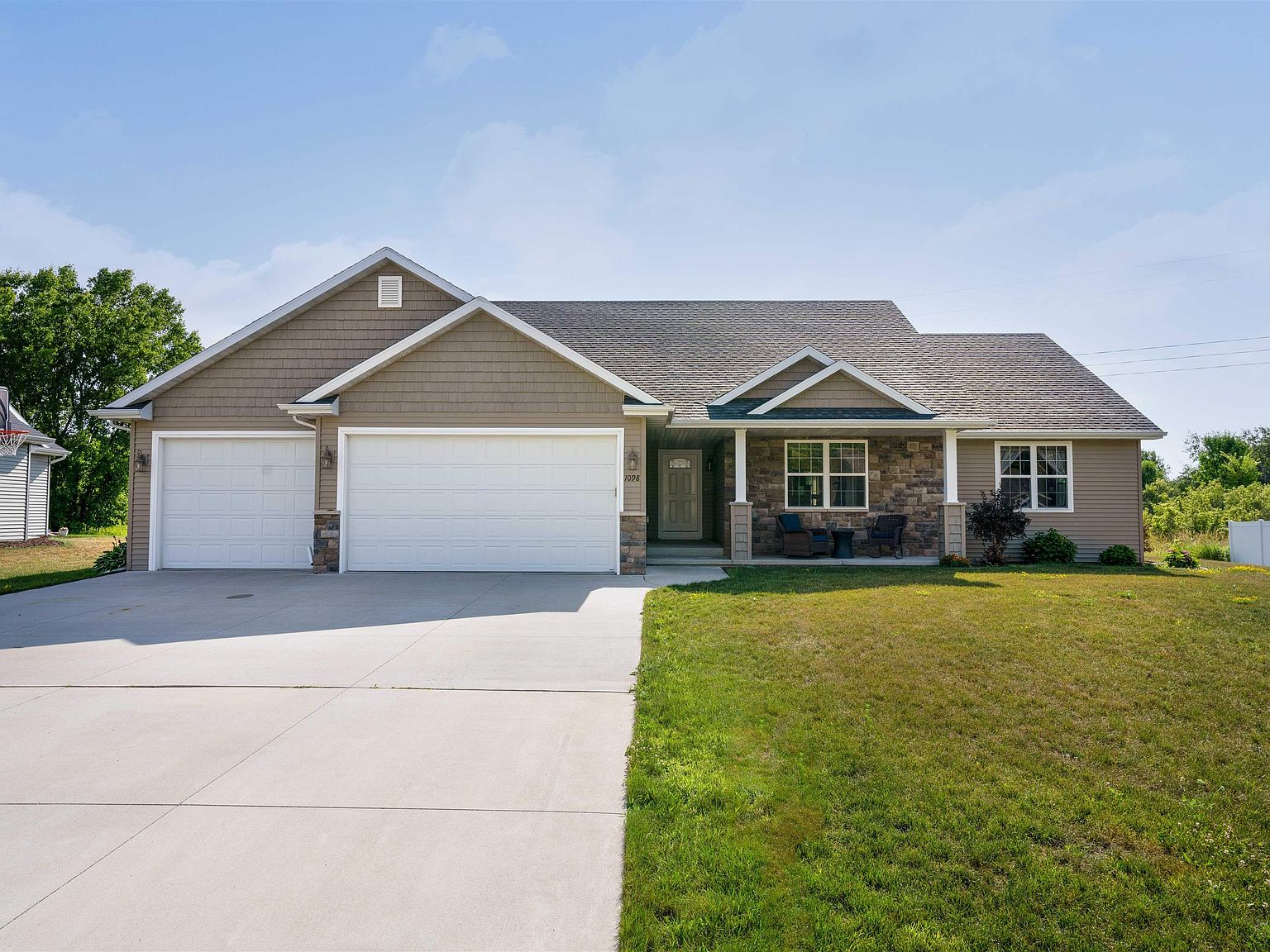 1098 Dogwood Trl, Neenah, WI 54956 MLS 50278367 Zillow