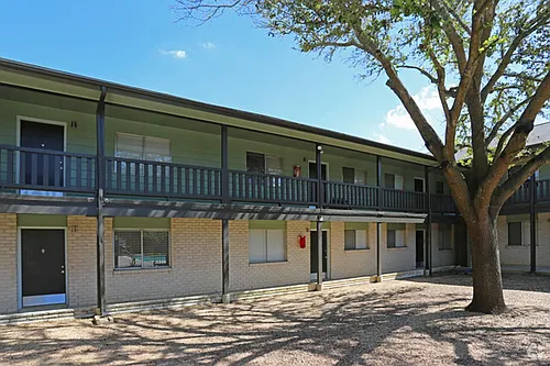 Robinson Manor Apartments Photo 1