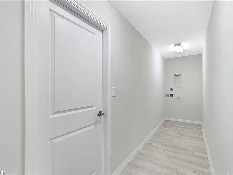 4149 NW 38th Pl — Photo 7