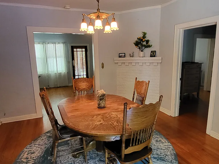 2030 Lakeshore Dr — Photo 12