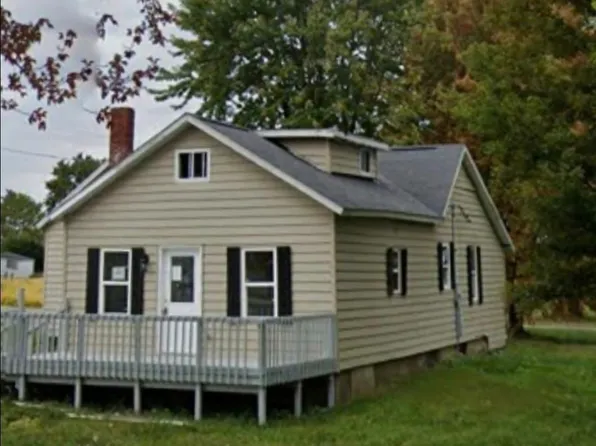 1158 E Summit St, Wawaka, IN 46794
