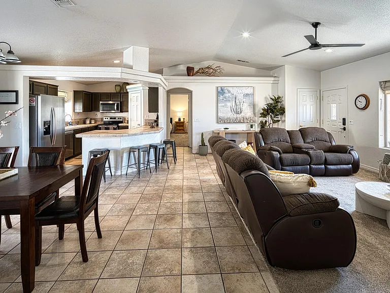 1781 Cabana Dr — Photo 3