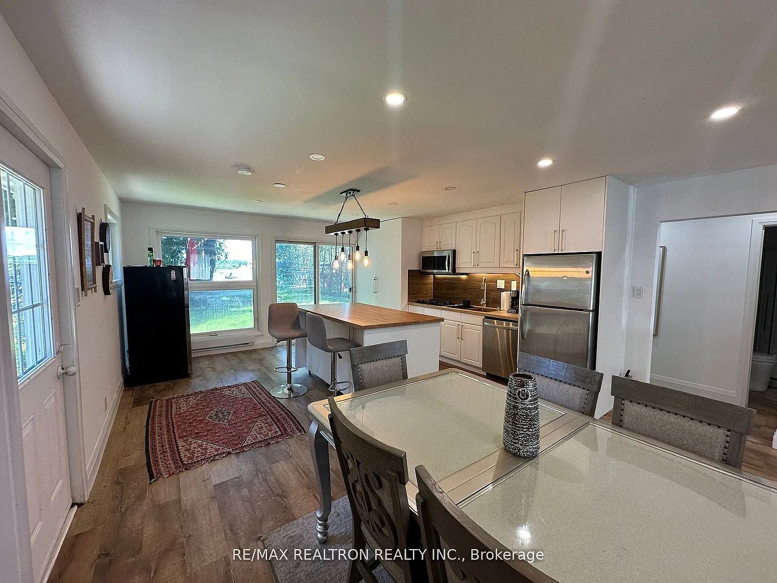 3 bed, $2,950 — Photo 4