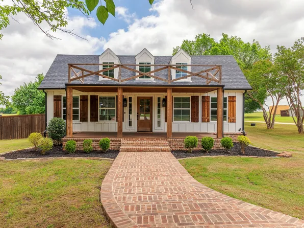 1305 N John Douglas Rd, Van Alstyne, TX 75495