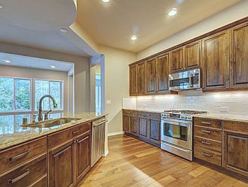 5th image of 8619 Vashon Dr NE