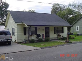 42 Chestnut St, Summerville, GA 30753