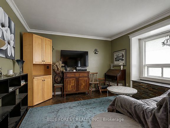 5th image of 371 Flanders Row