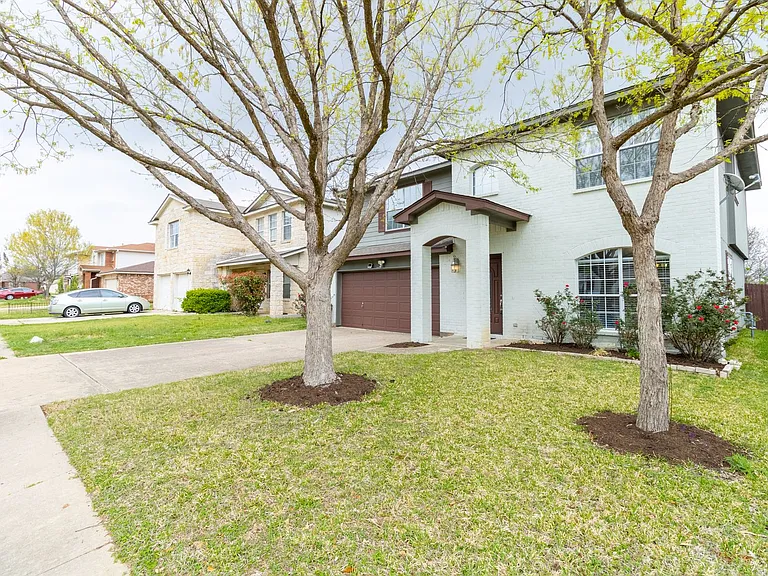 17501 Wiseman Dr — Photo 31
