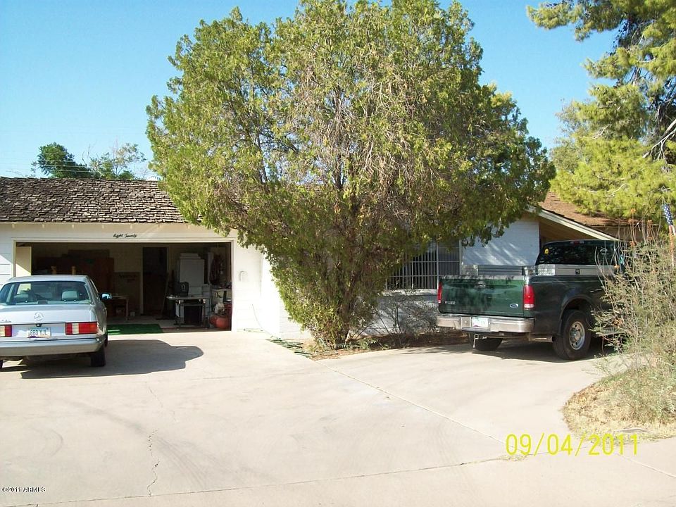 2nd image of 820 E 7th St
