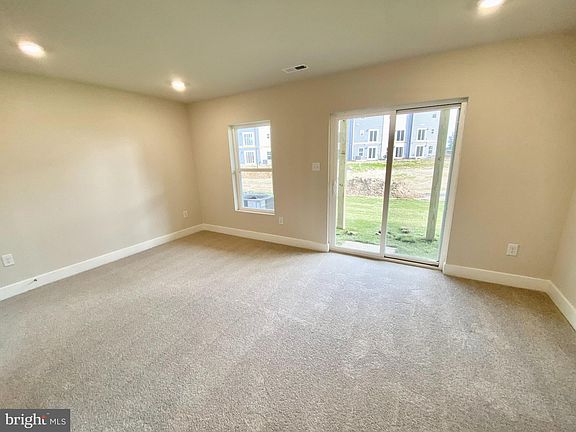 2nd image of 29420 Oxford Dr