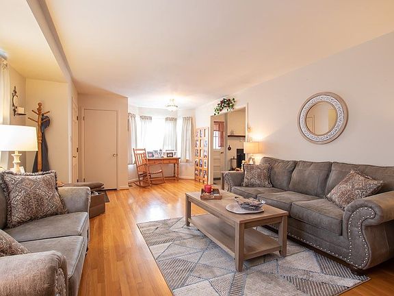 4th image of 407 Brookwood Dr