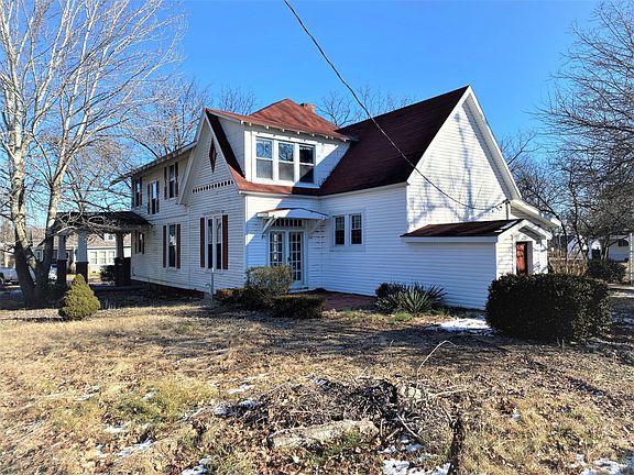 2nd image of 304 Vine St