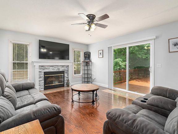 4th image of 4351 Foxfire Dr