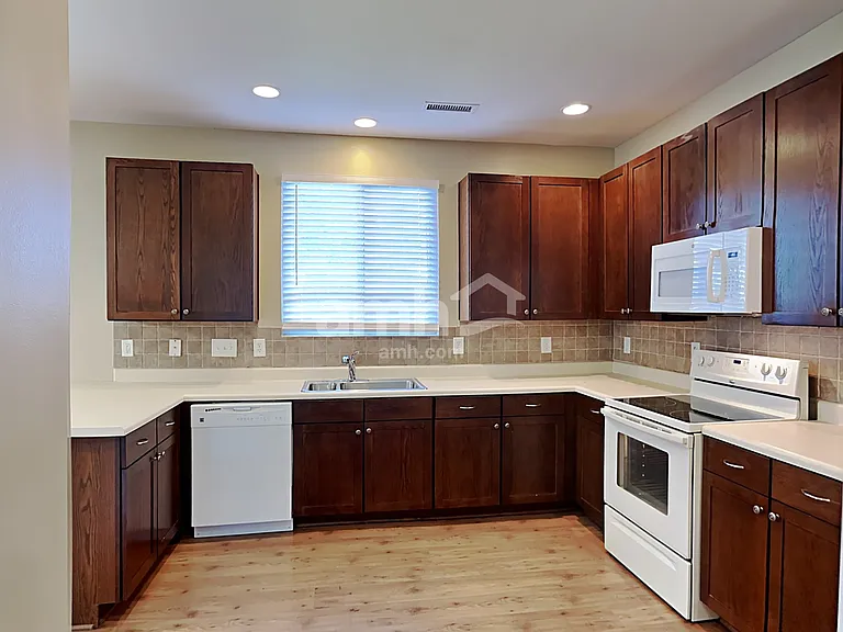 148 Bellfare Dr — Photo 3