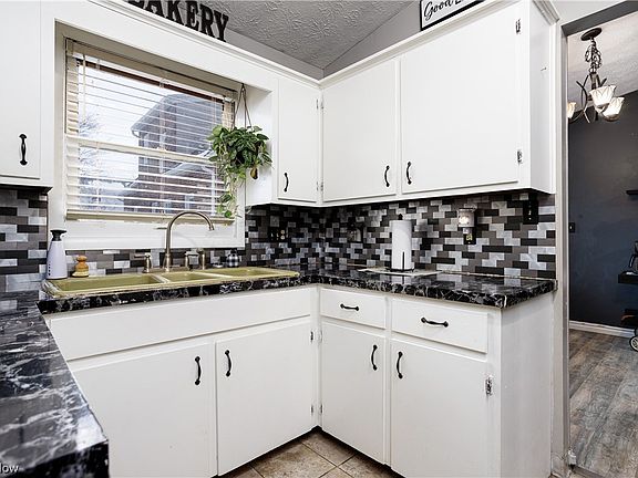 4th image of 245 5th St NE