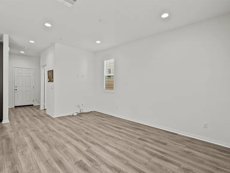 14610 Isla Vista Dr — Photo 11