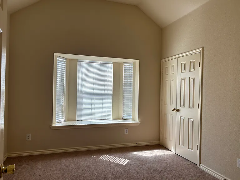 824 Hunters Gln — Photo 14