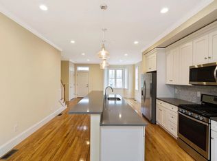 130 Roxbury St, Roxbury, MA 02119