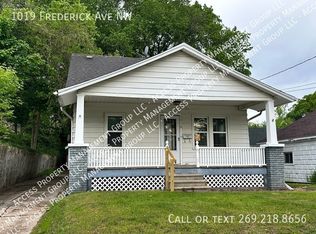 1019 Frederick Ave NW, Grand Rapids, MI 49504