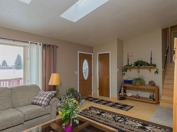 4th image of 1055 Medicine Bow Dr