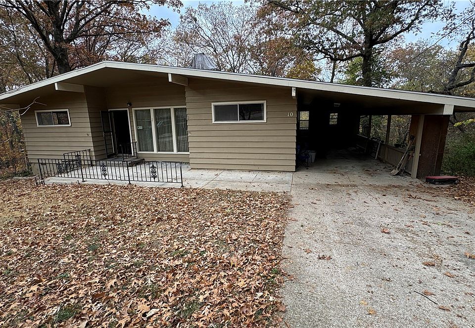 1st image of 10 Arnold Ln
