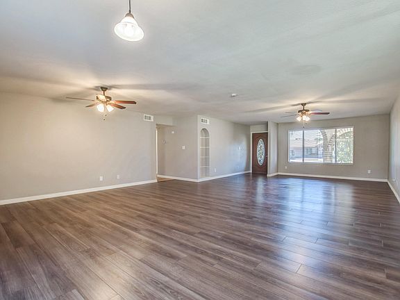 2nd image of 3118 W Meadow Dr