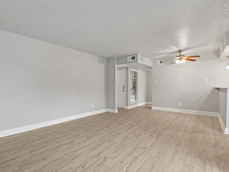 Avondale Parc @ Bellmar — Photo 30