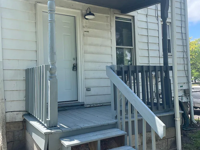 231 E Dewald St — Photo 8