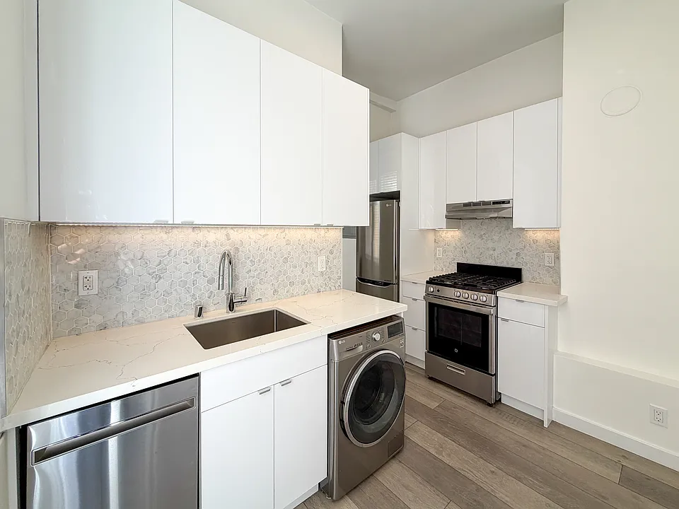 626 Powell St #103