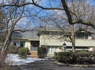 994 Edgebrook Ln, Glencoe, IL 60022