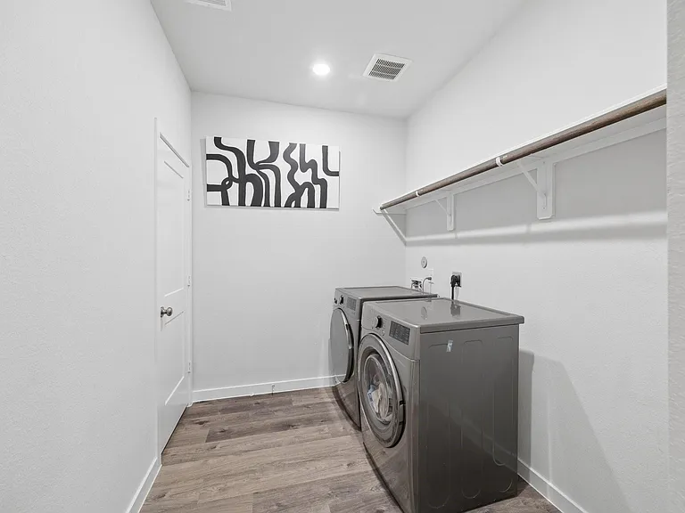 772 Westpointe Dr — Photo 6