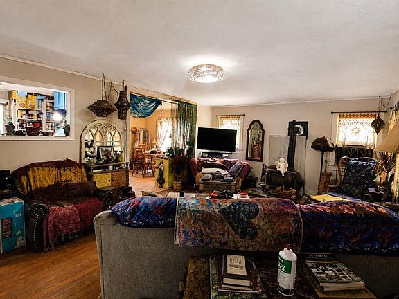 4th image of 39 NE 526th St