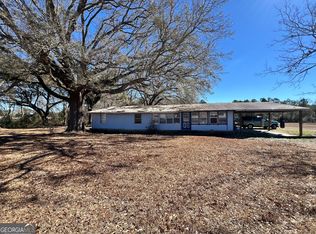 257 Dreggors Ln, Glennville, GA 30427