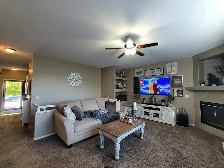 18610 L Cir — Photo 8