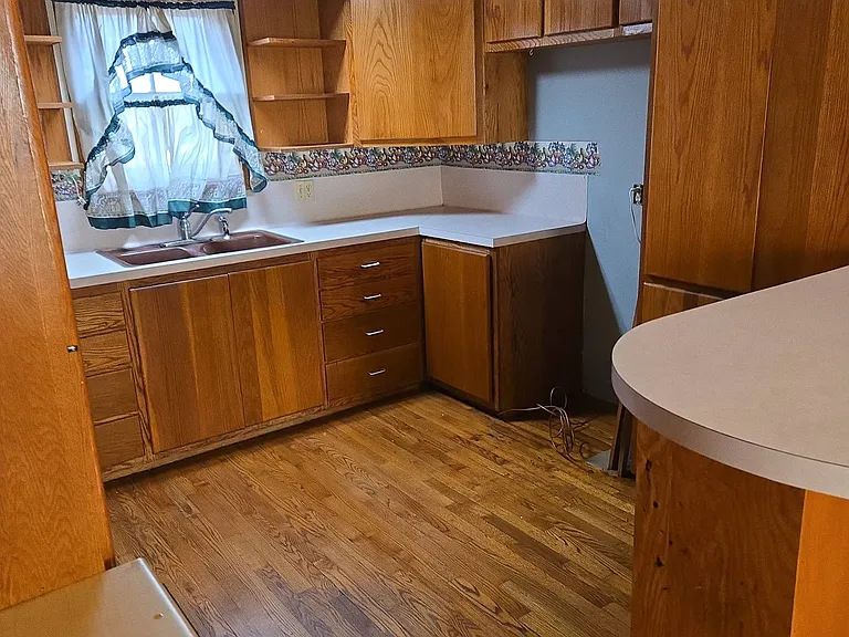 517 Chopin St — Photo 7