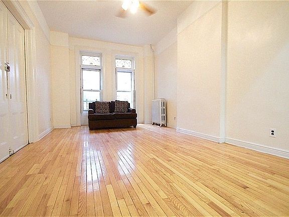 4th image of 337 Halsey St #Parlor