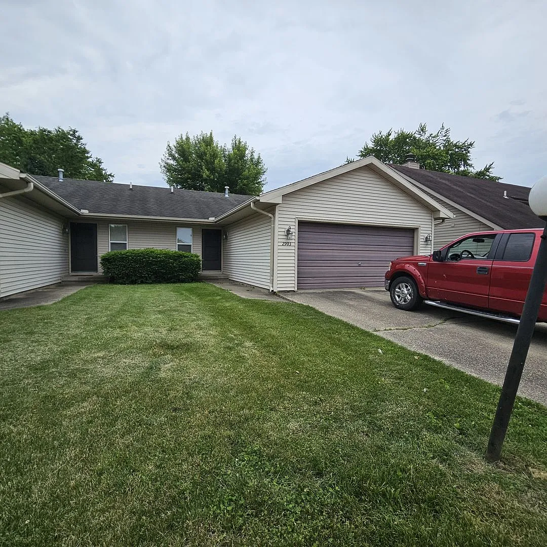 2903 Heritage Dr photo 1