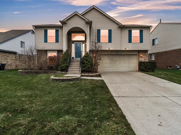 896 Wildwood Ln, Canton, MI 48188
