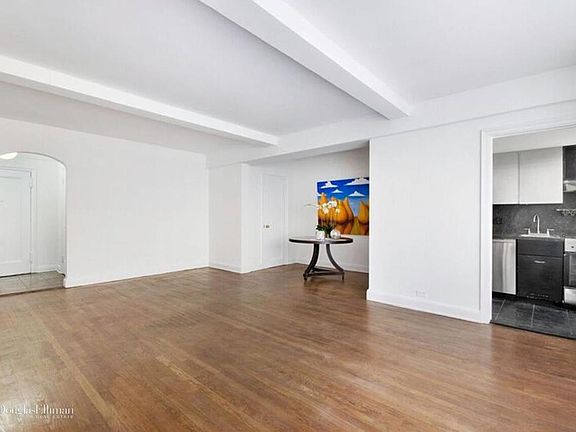4th image of 410 E 52nd St #4C