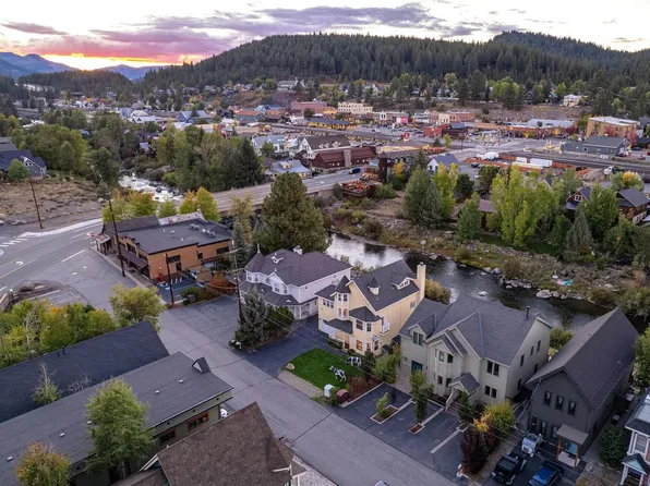 10050 SE River St, Truckee, CA 96161