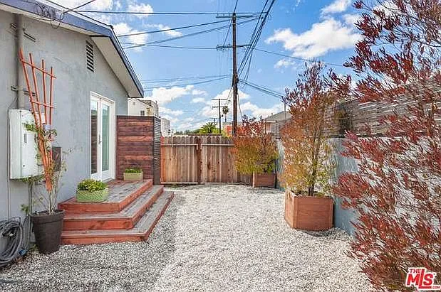 2 bed, 850 sqft, $3,000 — Photo 4