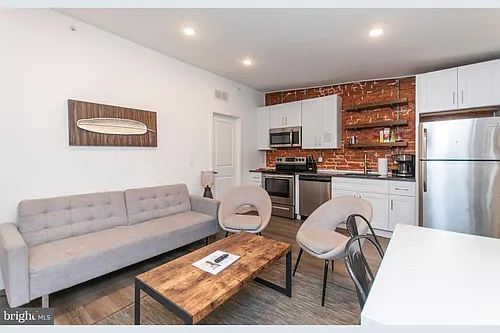 2817 W Girard Ave #3 Photo 1