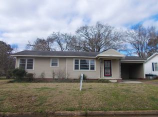 2041 Carroll St, Grenada, MS 38901