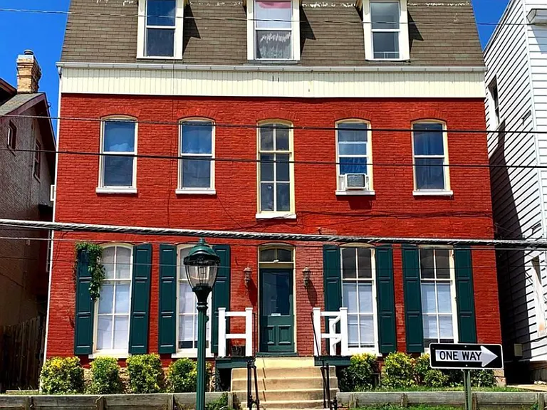 165 Summit Ave — Photo 2