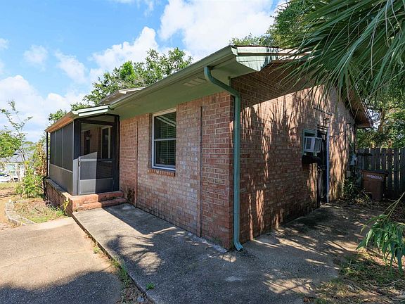 3rd image of 2900 E Blount St